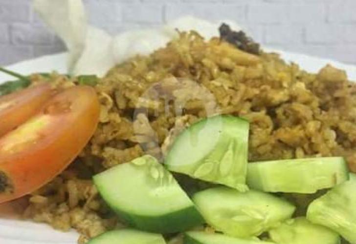 Nasi Goreng Mami: Rasa yang Menggigit Jiwa di Jantung Cilacap